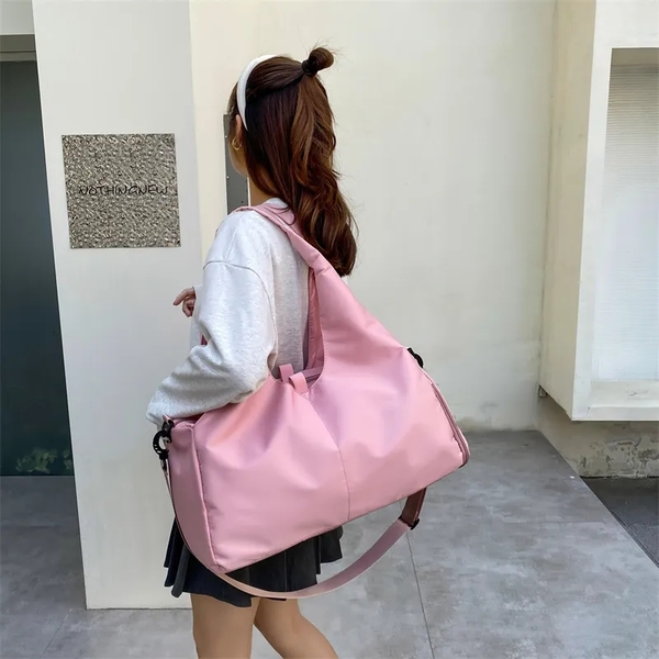 Wholesale 4 Pcs of Womens Nylon Gym Travel Bag
